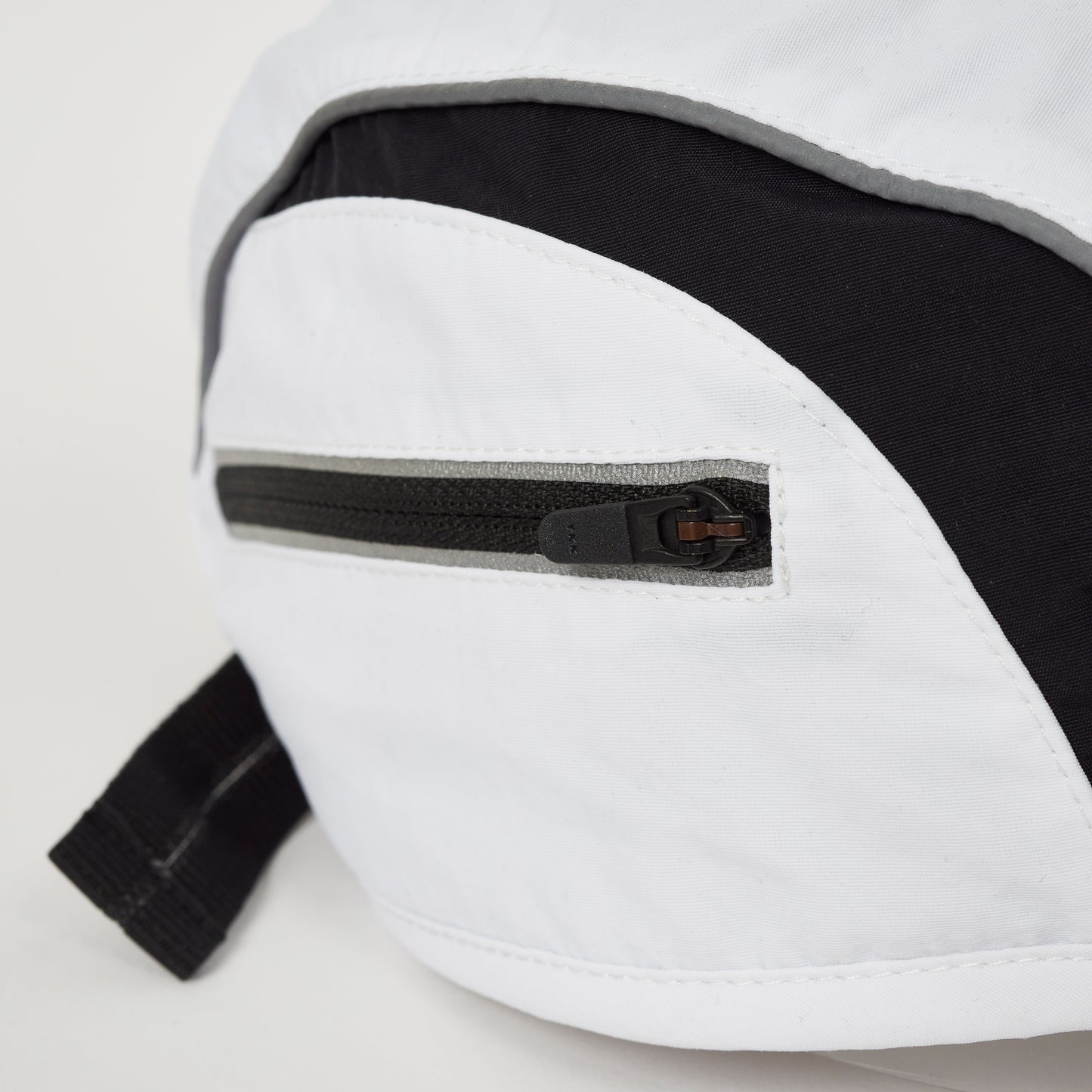 Palace Rack 25 Runner "White"
