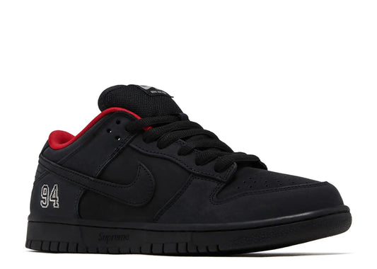 Supreme x Nike SB Dunk Low "Black"