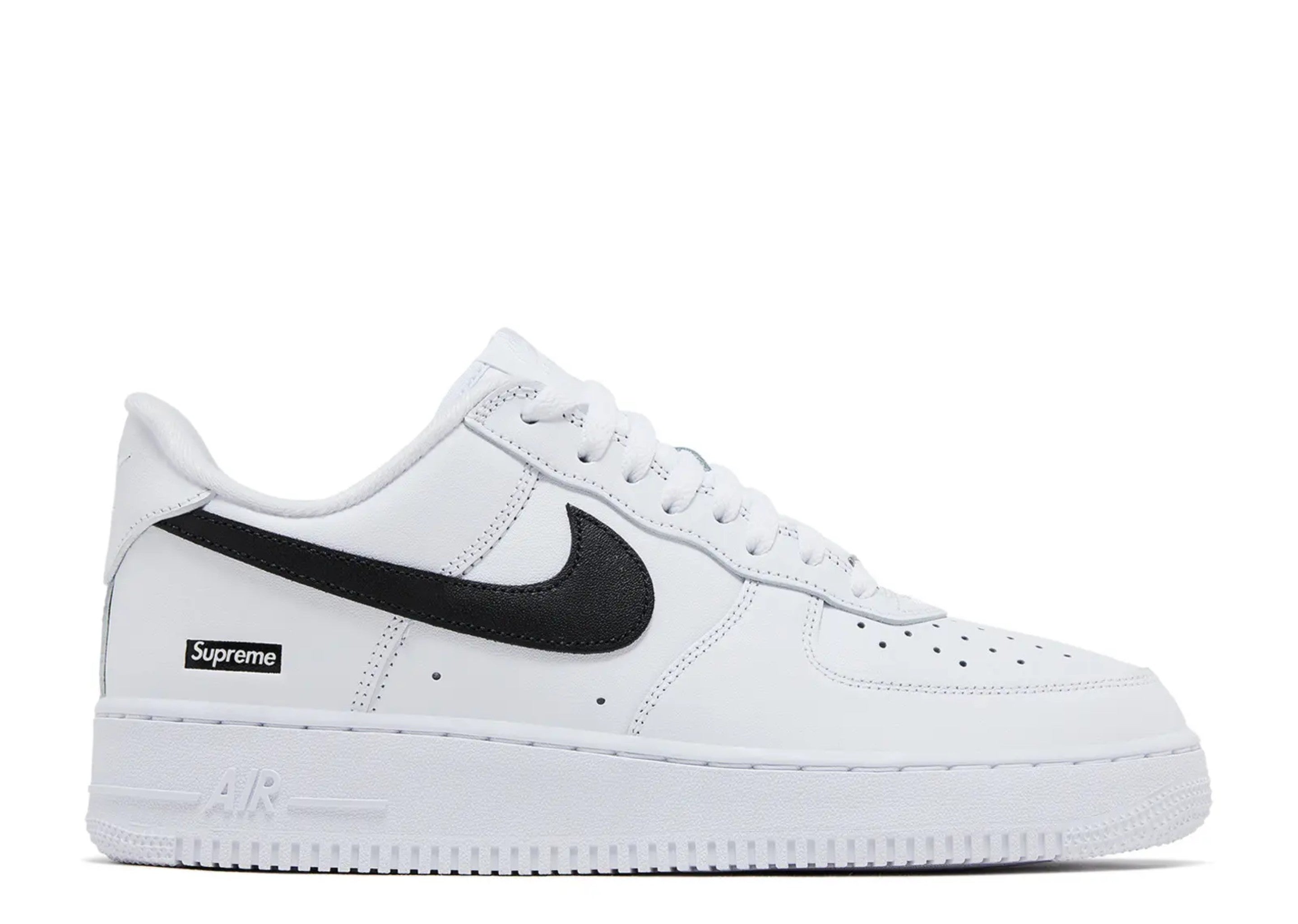Supreme × Nike AirForce1Low White/Black Supreme x Nike Air Force 1 Low 