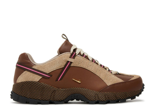 Jacquemus x Nike Air Humara LX WMNS "Ale Brown/Gold"