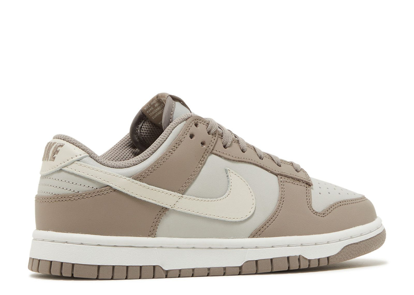 Nike Dunk Low WMNS "Moon Fossil"