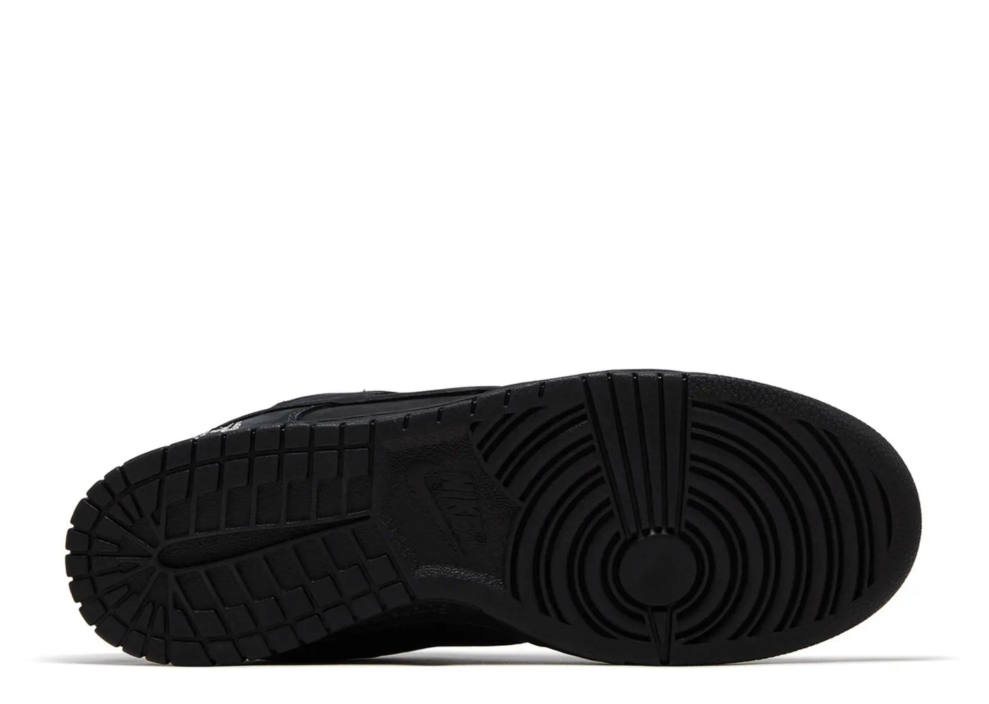 Supreme x Nike SB Dunk Low "Black"